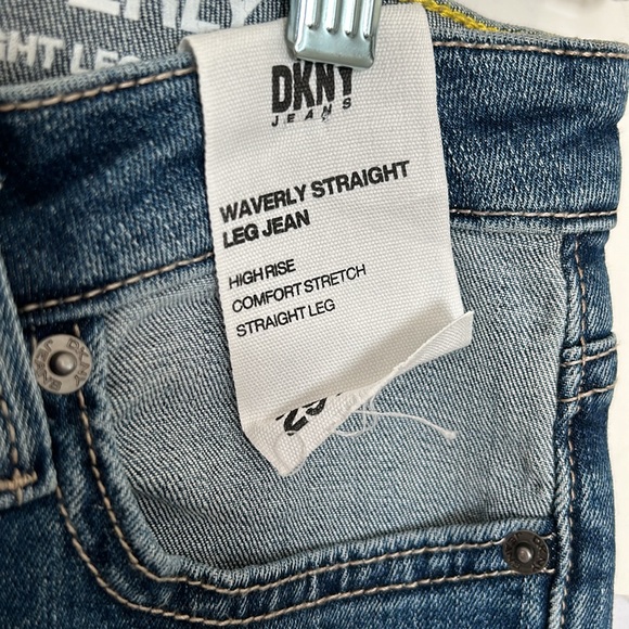 NWT DKNY Waverly Straight Leg Jeans - Picture 8 of 8